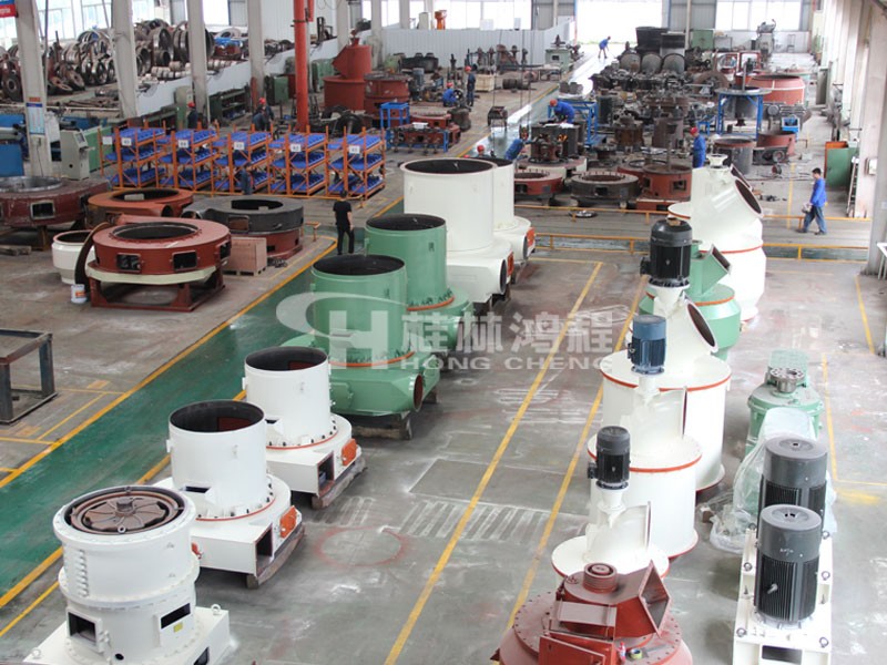 小型礦石磨粉機(jī)在哪里能買(mǎi)到？ 到桂林鴻程磨粉機(jī)生產(chǎn)基地